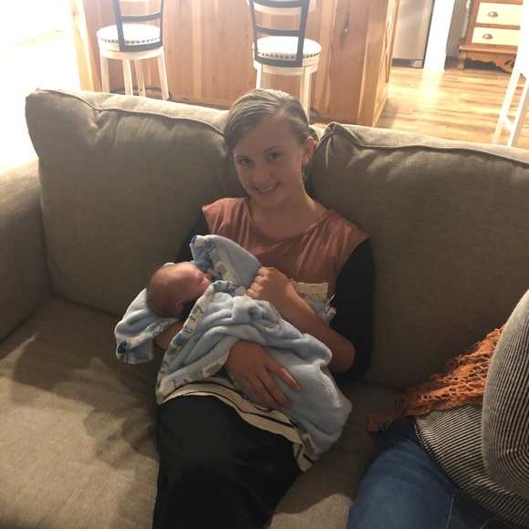 Meet your Posher, Baylee - Picture 3 of 9